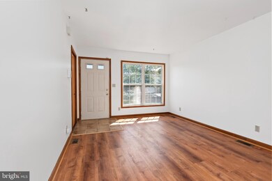 98 Tory Cir, Enola, PA 17025 - photo 3