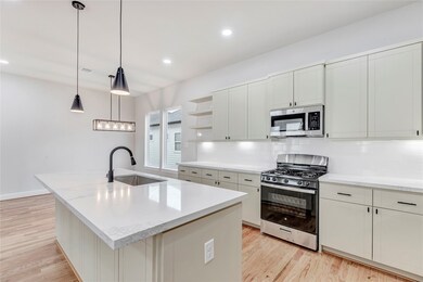 Spacious island providing a great space for a quic