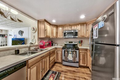 416 Quaking Aspen Ln unit H, Stateline, NV 89449 - photo 3