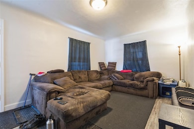 3718 C Ave NE, Cedar Rapids, IA 52402 - photo 3