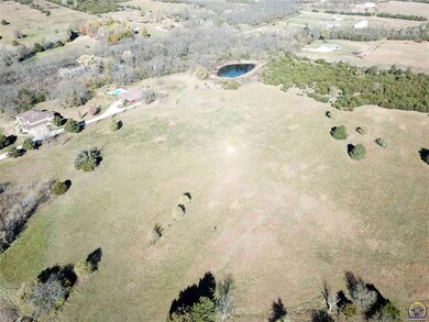 6720 SW 61st St, Topeka, KS 66610 - photo 2