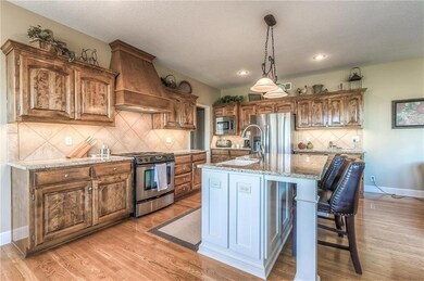 15523 Linden Ln, Overland Park, KS 66224 - photo 4