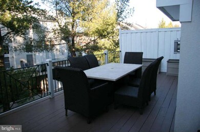 12804 Dogwood Hills Ln, Fairfax, VA 22033 - photo 4