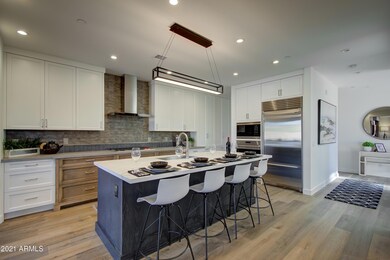 002_Kitchen