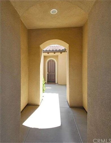 From the gate to the courtyard