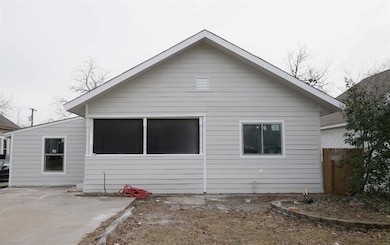110 W Murray St, Denison, TX 75021 - photo 2