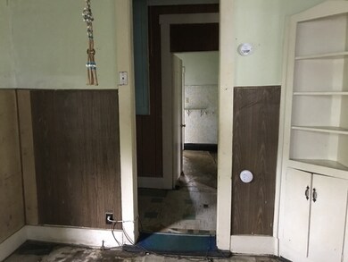 54 W Meredith St, Frankfort, IN 46041 - photo 6