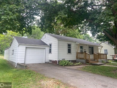 209 W Nishna Rd, Shenandoah, IA 51601 - photo 3