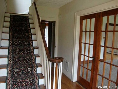 Foyer.