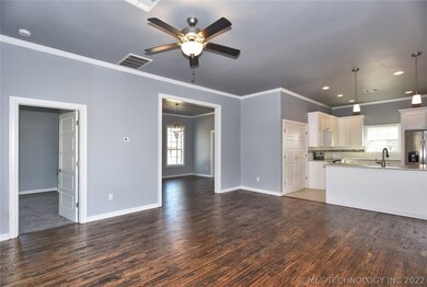 723 N Grand Ave, Okmulgee, OK 74447 - photo 5