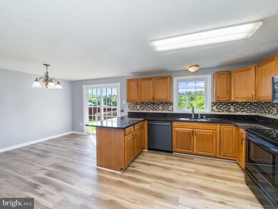 6508 Creekwood Dr, Fredericksburg, VA 22407 - photo 7