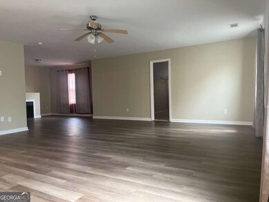 901 Broderick Cir, Warner Robins, GA 31088 - photo 5