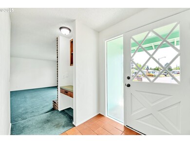 1067 Cinnamon Ave, Eugene, OR 97404 - photo 7