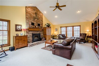 Cathedral ceiling great room with fireplace (Vermo
