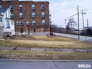 403 E 6th St, Davenport, IA 52803 - photo 5