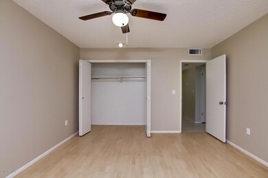 13628 N Silverbell Dr unit 53, Sun City, AZ 85351 - photo 4