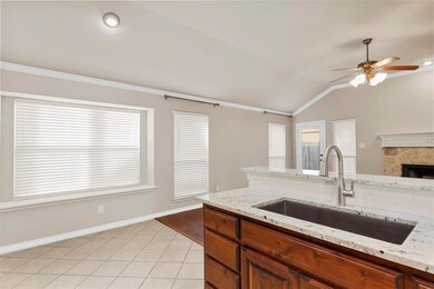 2202 Whitney Dr, Weatherford, TX 76087 - photo 2