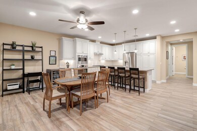 Kitchen & Dining