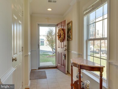 15683 John Diskin Cir unit 129, Woodbridge, VA 22191 - photo 2