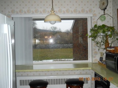 3433 Lanark Rd, Coopersburg, PA 18036 - photo 5