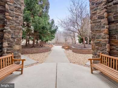 24701 Byrne Meadow Square unit 211, Aldie, VA 20105 - photo 5