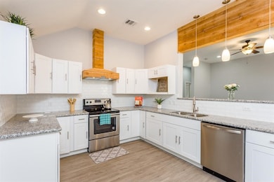 8118 Tower St, Houston, TX 77088 - photo 6