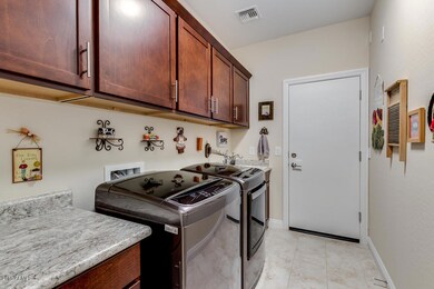 Tupelo Ave Laundry Room