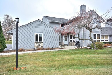 15735 W Brook Dr unit 4E, New Berlin, WI 53151 - photo 2