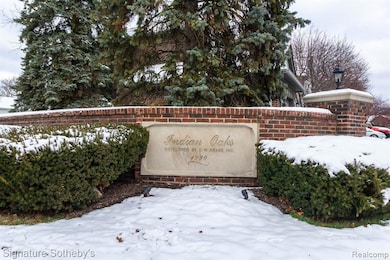 424 Oak Run Ct unit C11, Royal Oak, MI 48073 - photo 2