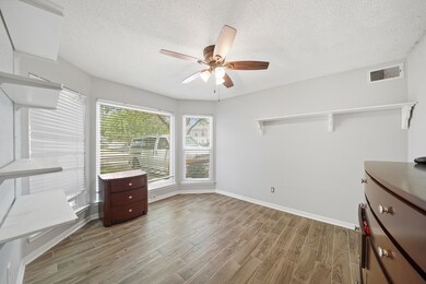 2903 Wood Fox Dr, Alvin, TX 77511 - photo 5