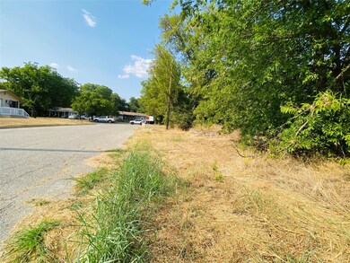 1112 Buck St, Gainesville, TX 76240 - photo 5