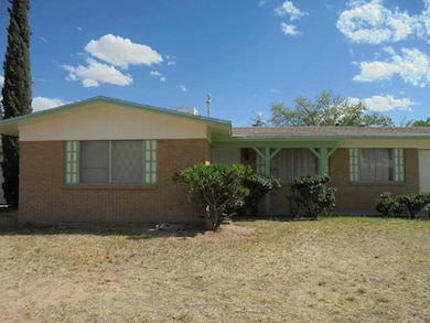 10816 Miller Barber Dr, El Paso, TX 79935 - photo 3