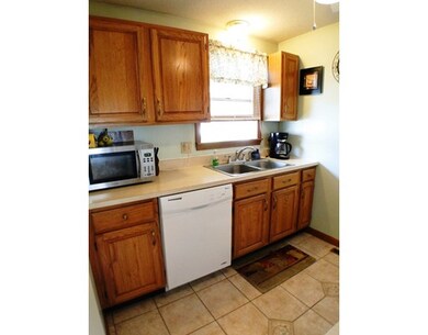 55 Empire St unit 6, Chicopee, MA 01013 - photo 6