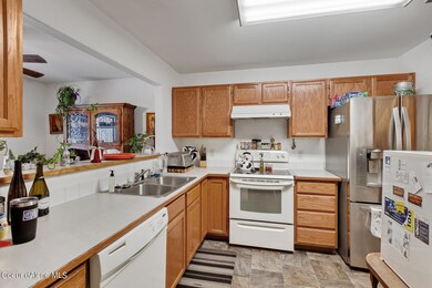 7469WRobinRd-6
