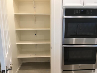 EDN 2014 double ovens and large pantry