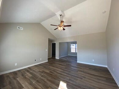 394 Grace Ct, Manchester, TN 37355 - photo 3