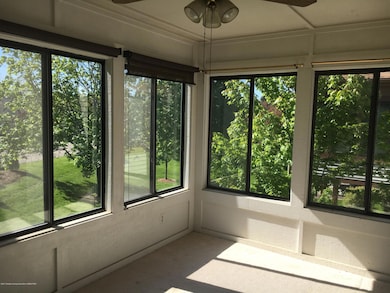 3 seasons room
