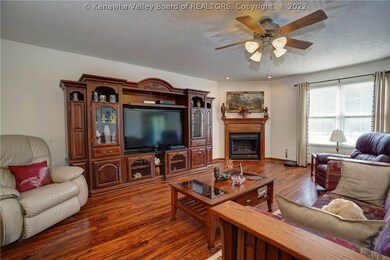 307 Dawn St, Scott Depot, WV 25560 - photo 5