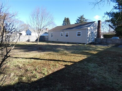 135 Gilbert St, Warwick, RI 02886 - photo 2