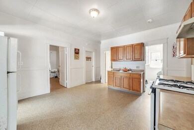 19 Lucretia Ave, Chicopee, MA 01013 - photo 5