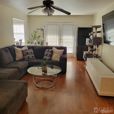 405 Newport Ct, Fords, NJ 08863 - photo 4