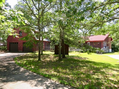2 bedroom Ranch w/2 car garage & loft