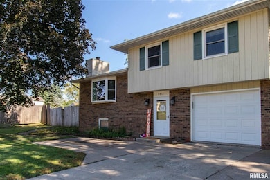 4917 N Division St, Davenport, IA 52806 - photo 2
