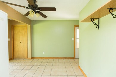 1340 Edgewood Dr, Waterloo, IA 50701 - photo 5