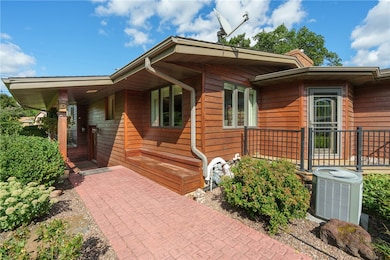 2208 W Menomonie St, Eau Claire, WI 54703 - photo 5