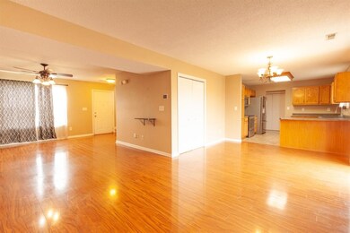 2319 Orchard Creek Dr, Columbus, IN 47201 - photo 4