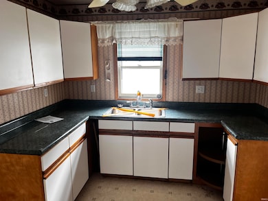 719 S Morgan St, Bluffton, IN 46714 - photo 7