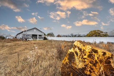 10015 Bryant Rd, Henryetta, OK 74437 - photo 6