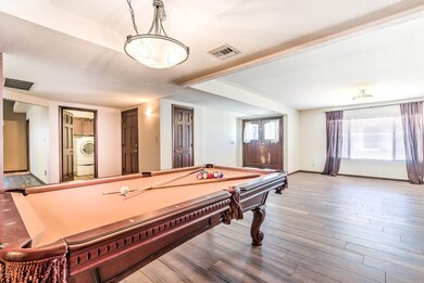 343 E Huber St-13