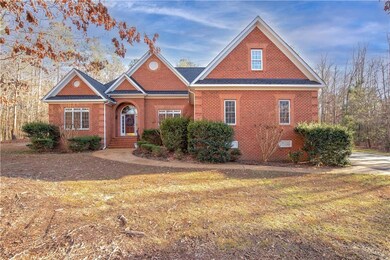 3334 sq ft on 2.08 acres in Chesdin Landing with G